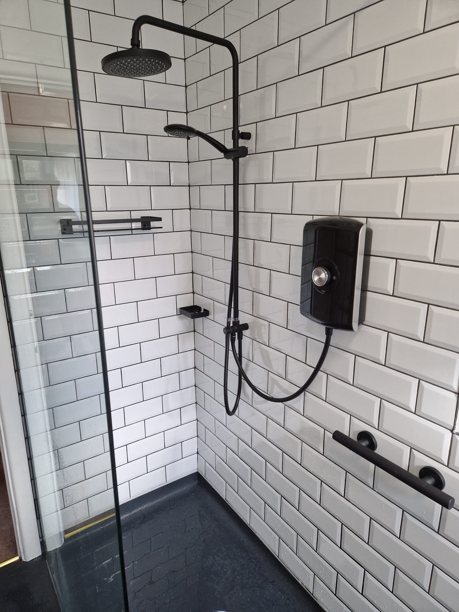 Adaptation Before and After - H2 Bathrooms Project