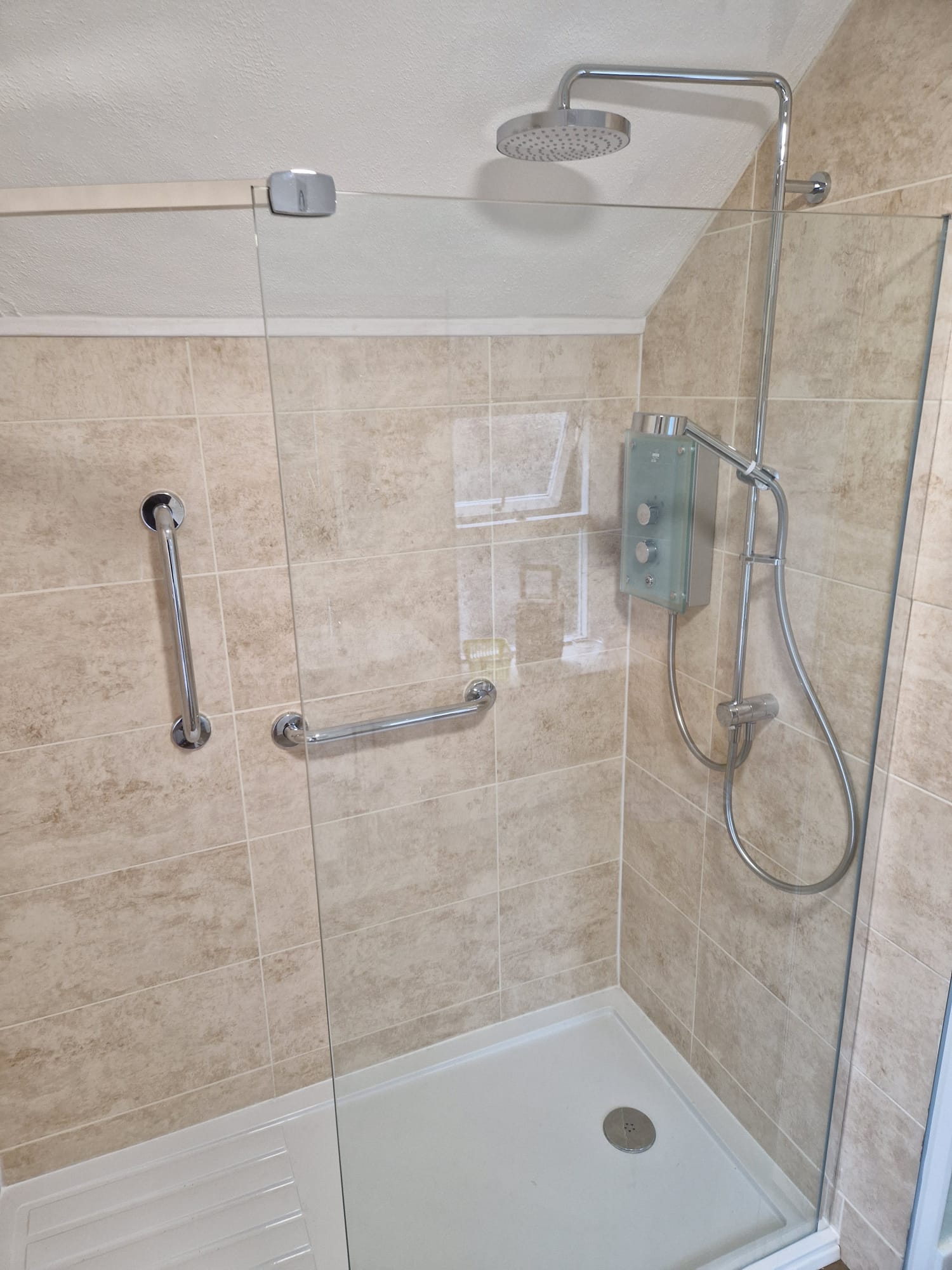 Bathroom Renovation Before and After - H2 Bathrooms Project