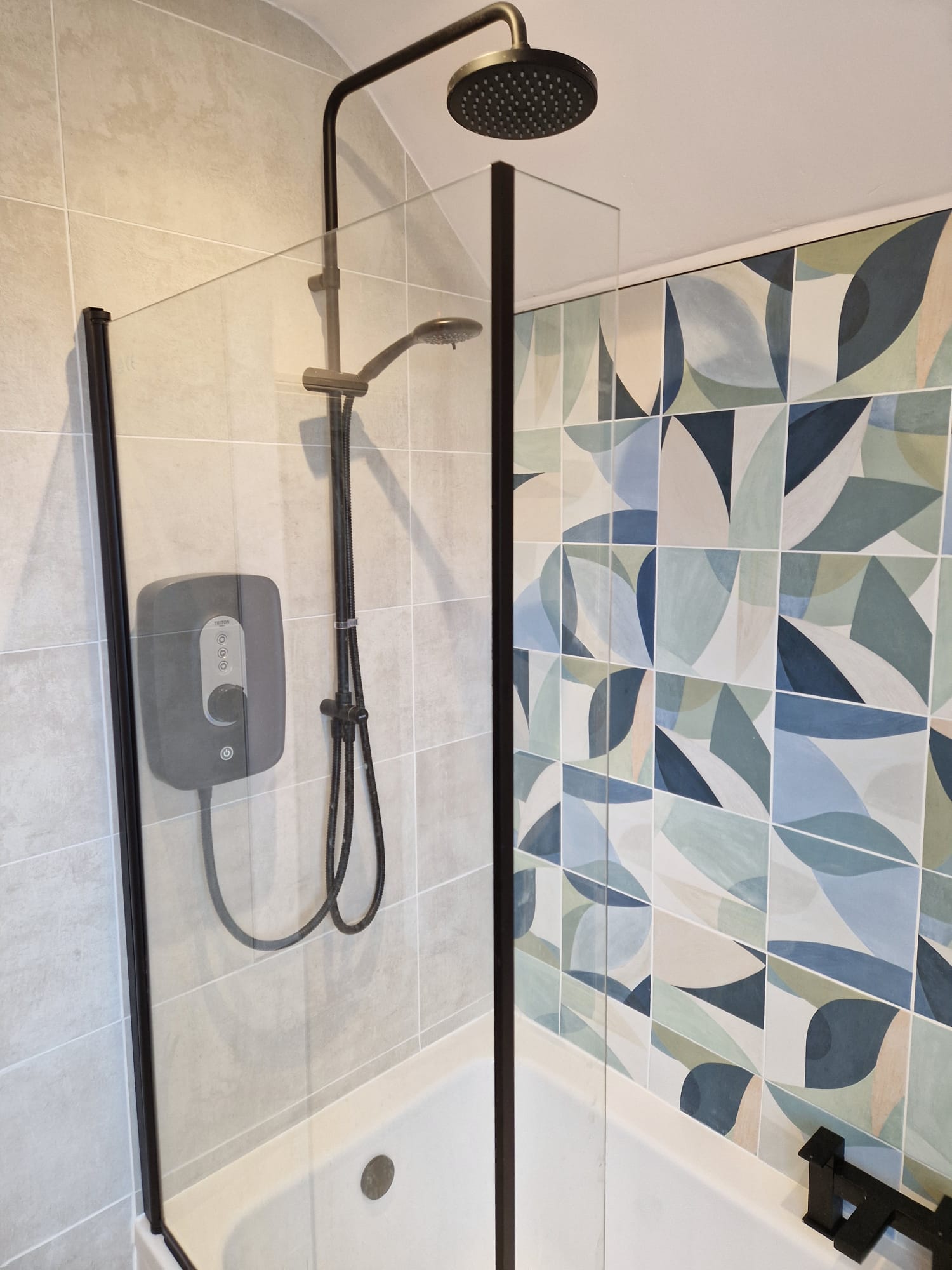 Bathroom Renovation Before and After - H2 Bathrooms Project