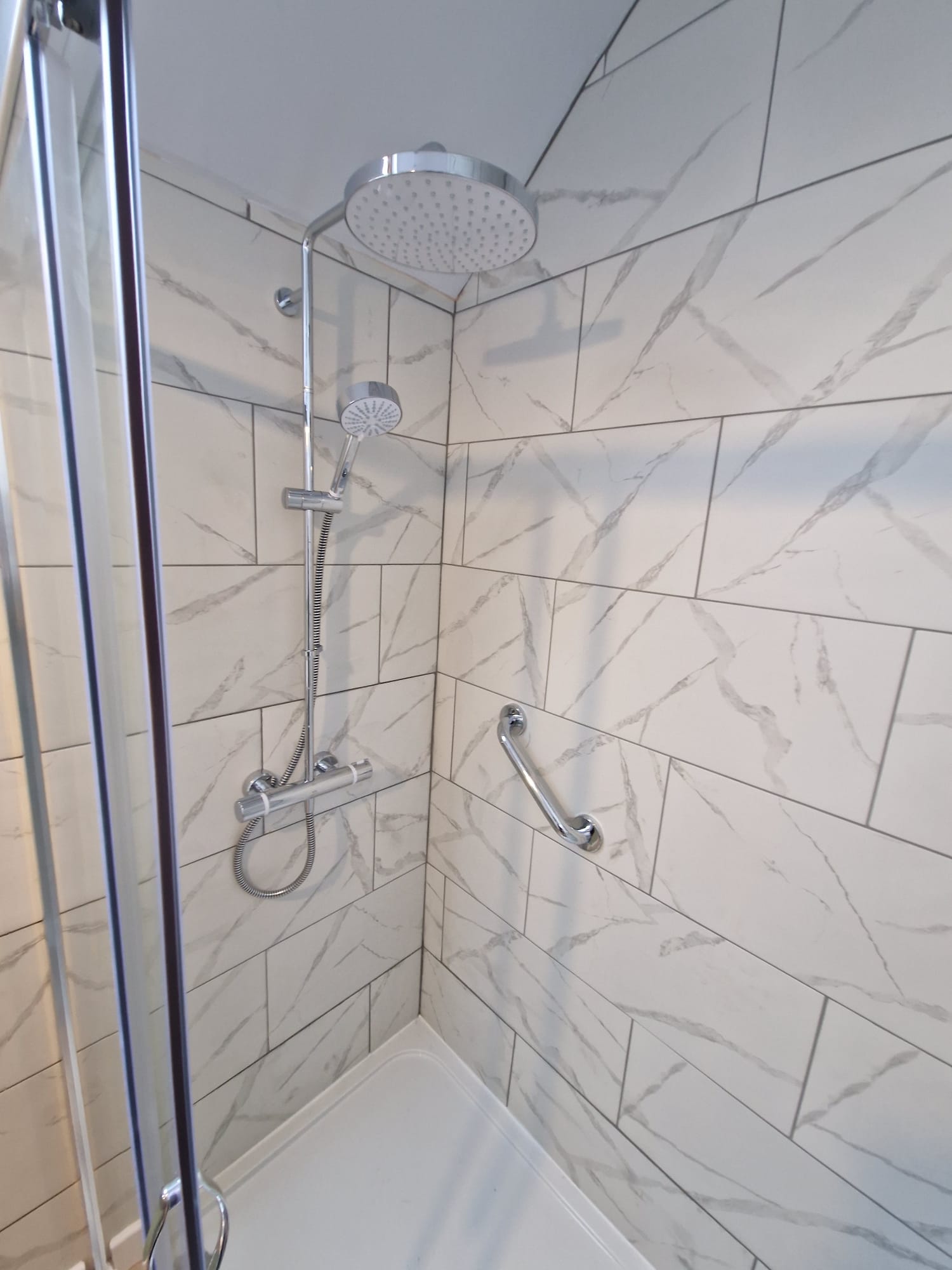 Bathroom Renovation Before and After - H2 Bathrooms Project