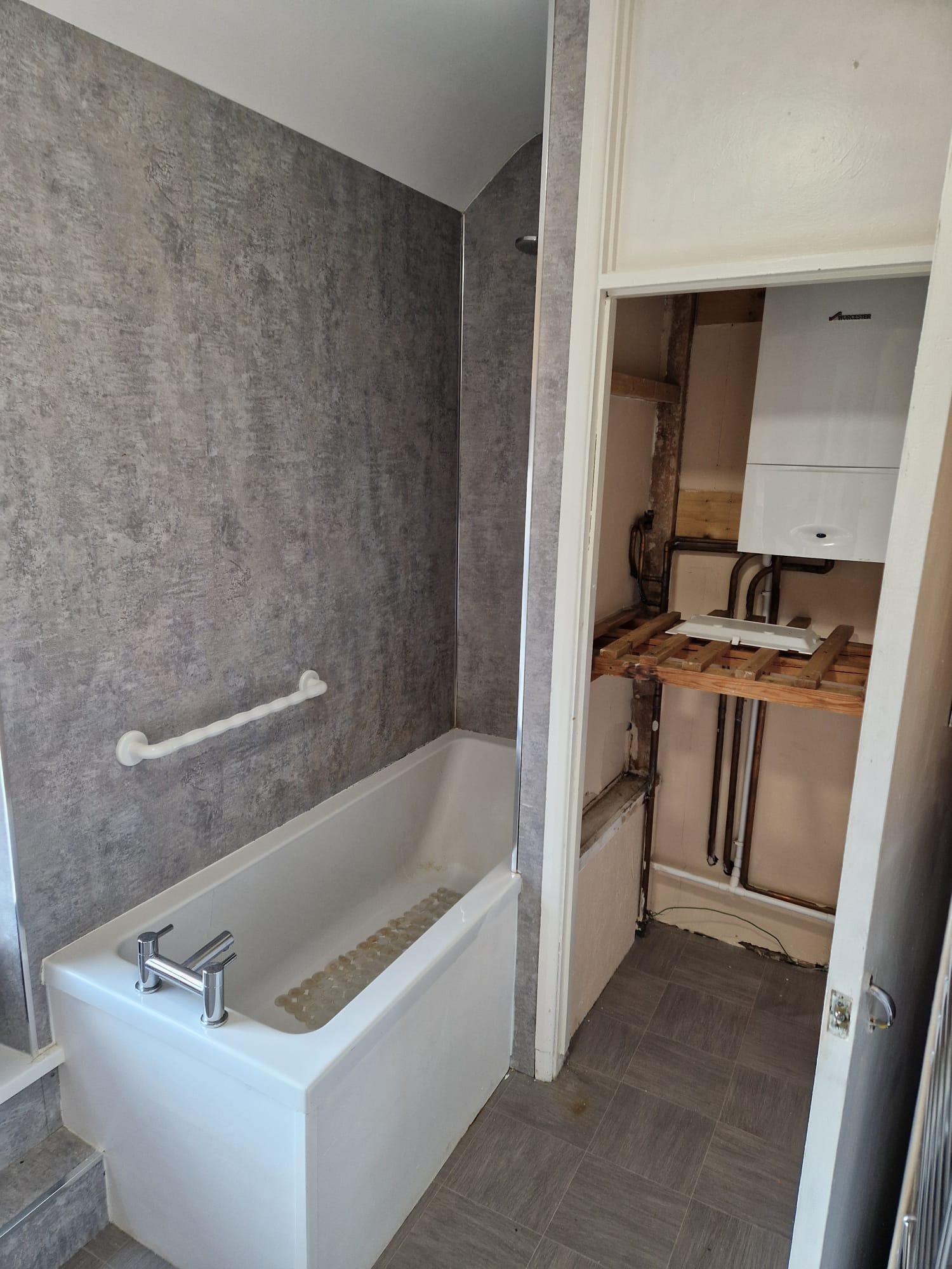 Adaptation Before and After - H2 Bathrooms Project