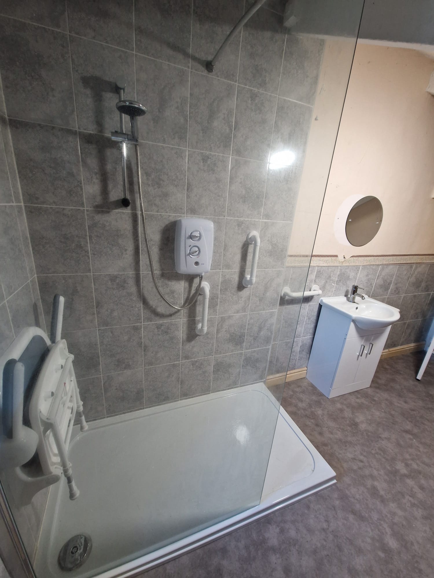 Bathroom Renovation Before and After - H2 Bathrooms Project