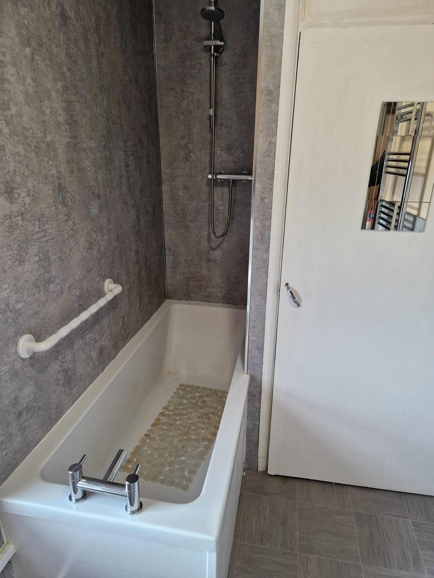 Adaptation Before and After - H2 Bathrooms Project