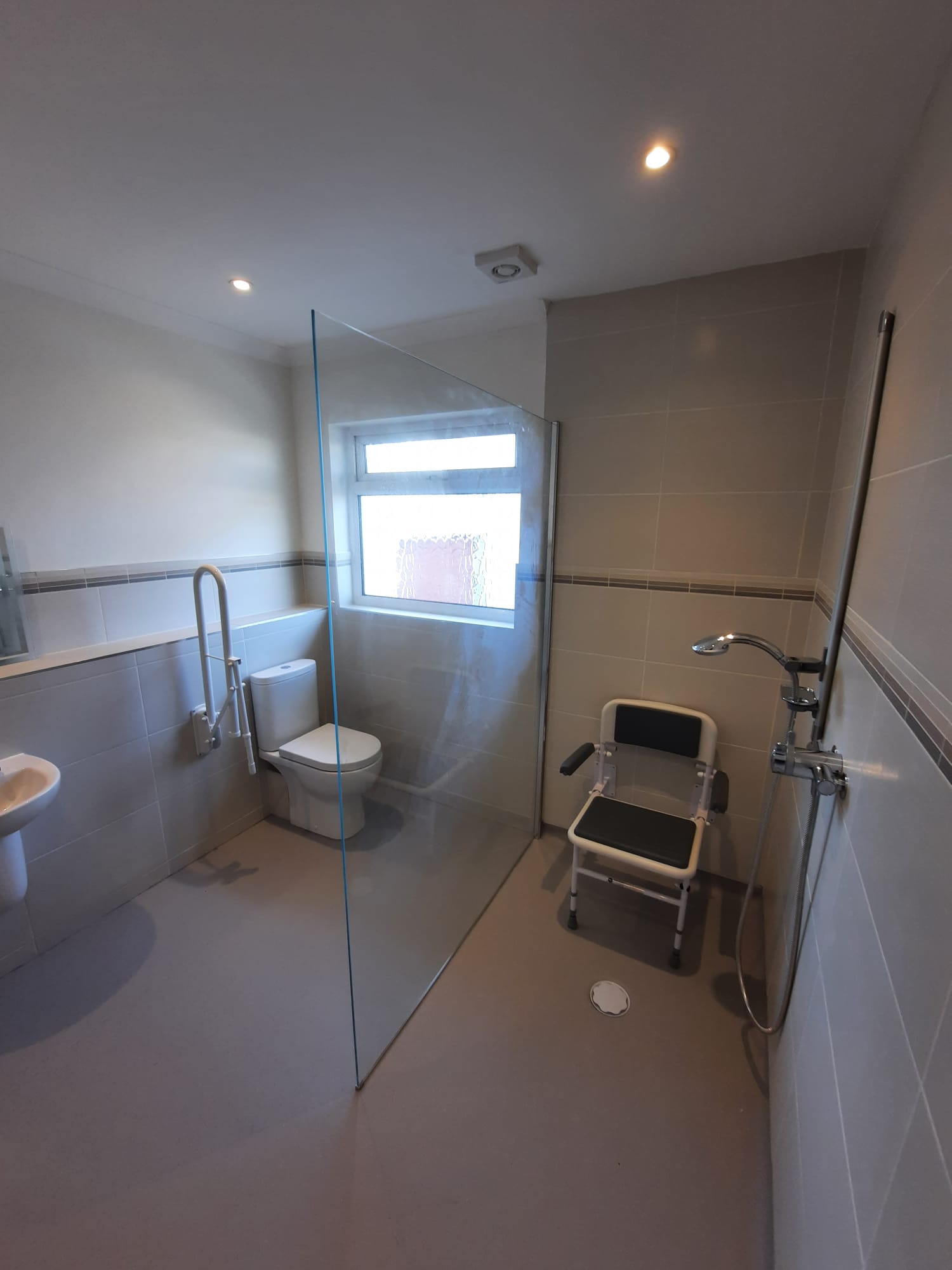 Bathroom Renovation Before and After - H2 Bathrooms Project