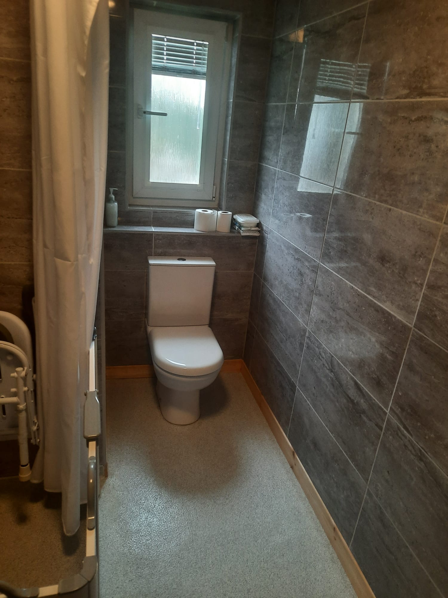 Adaptation Before and After - H2 Bathrooms Project