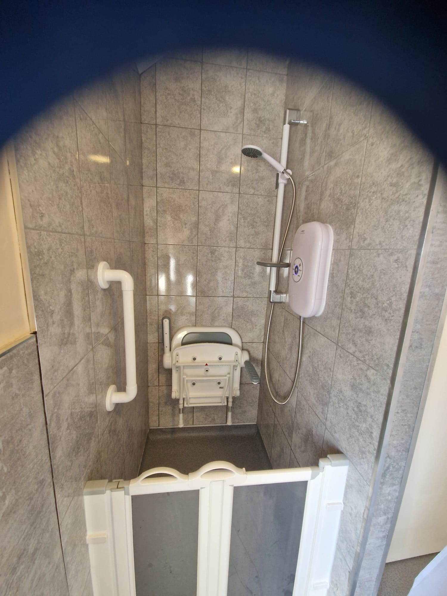 Adaptation Before and After - H2 Bathrooms Project