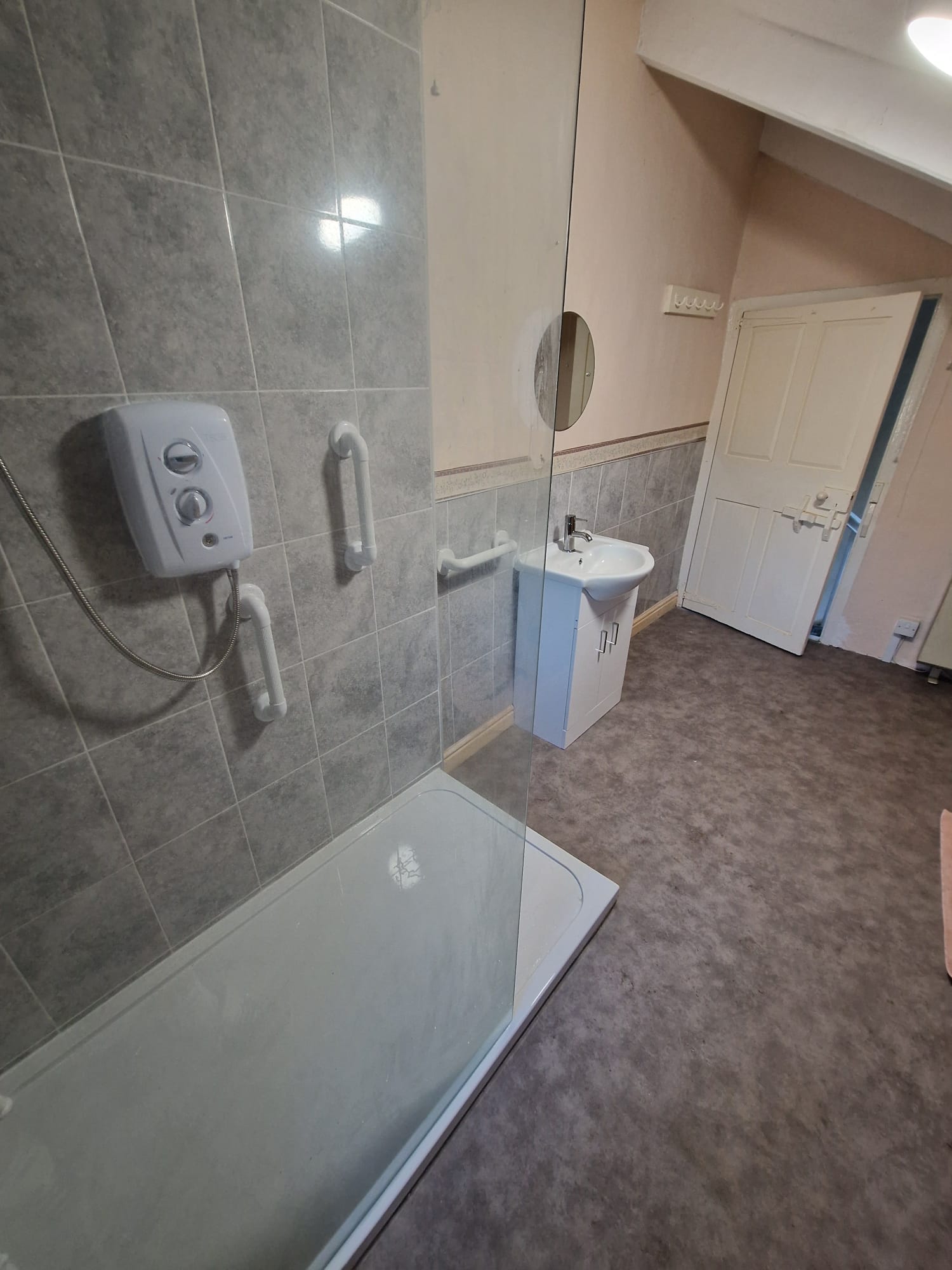 Bathroom Renovation Before and After - H2 Bathrooms Project