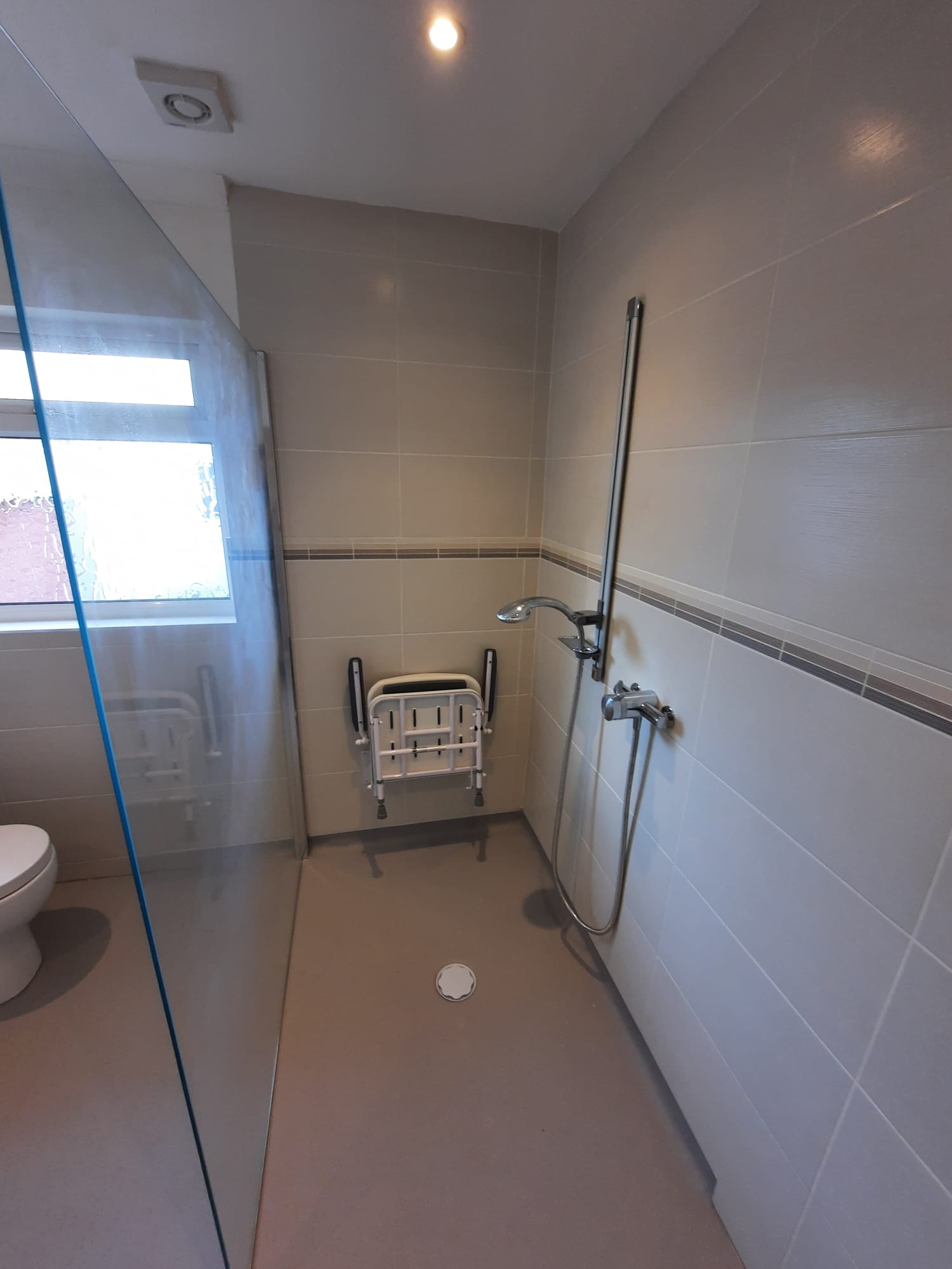 Bathroom Renovation Before and After - H2 Bathrooms Project