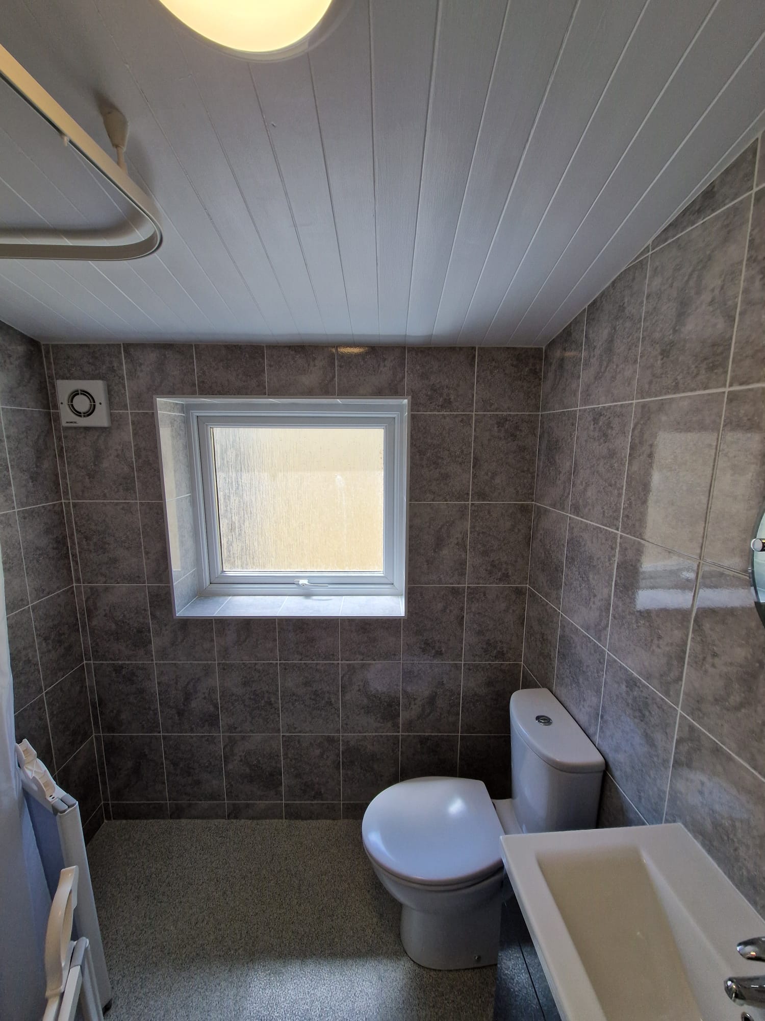 Adaptation Before and After - H2 Bathrooms Project