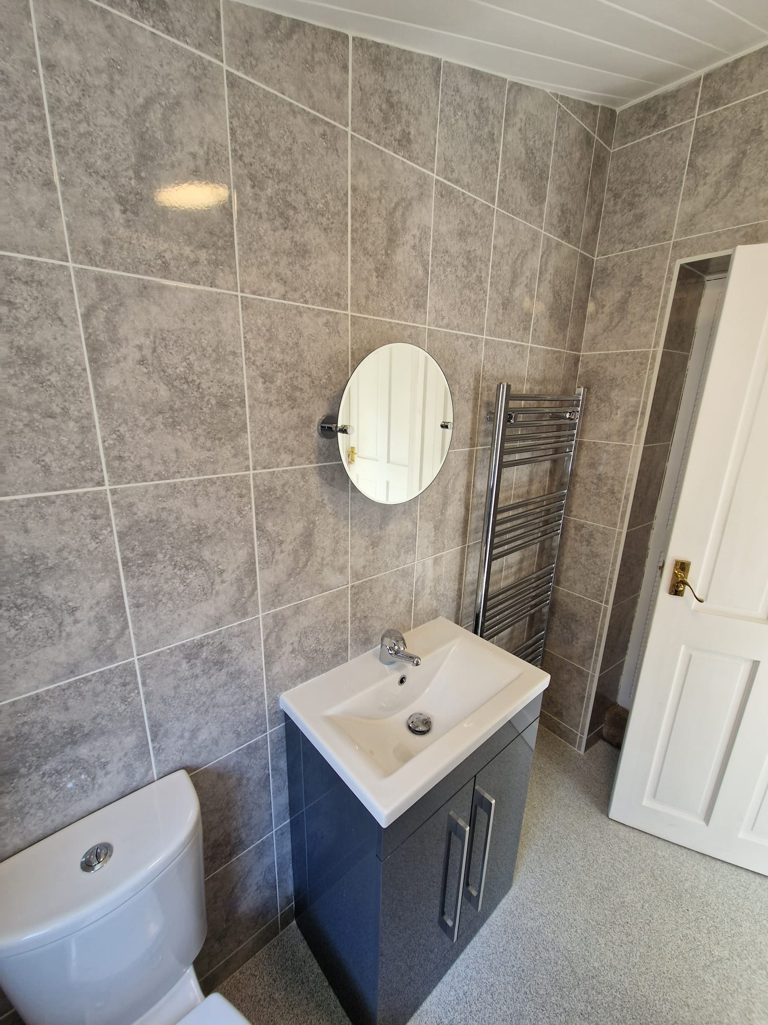 Adaptation Before and After - H2 Bathrooms Project