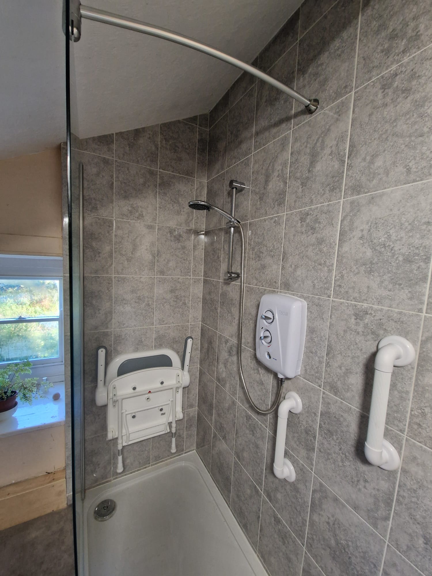 Bathroom Renovation Before and After - H2 Bathrooms Project